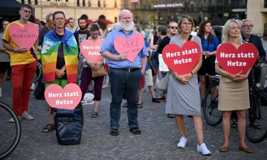 Deutschland schiebt 28 afghanische Straftäter ab angesichts wachsender Spannungen in der Einwanderungspolitik
