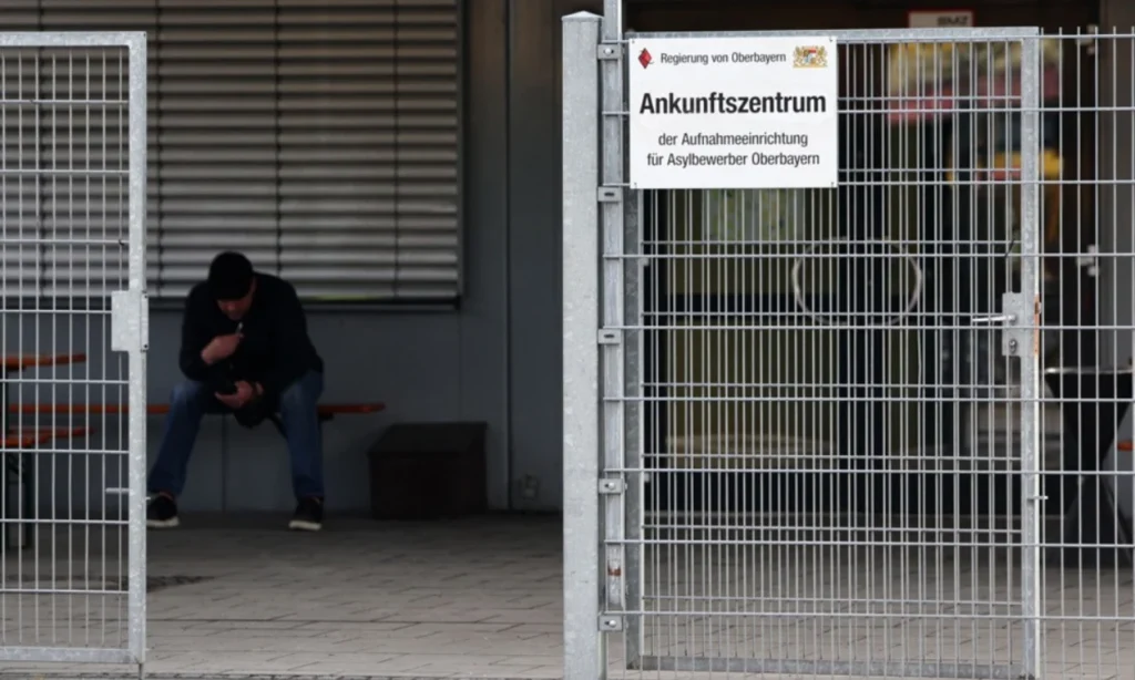 Deutschlands Kurswechsel hin zu strengeren Grenzkontrollen und Migrationspolitiken
