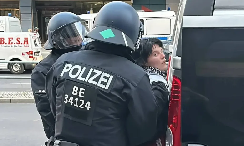 Proteste in Berlin gegen Israels Vorgehen in Gaza Zusammenstöße und Festnahmen