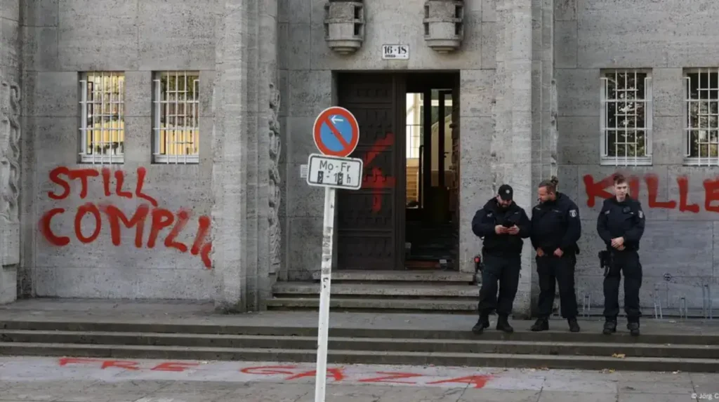 Ausweisung wegen Protest Vier Ausländer sollen Deutschland verlassen – trotz legalem Aufenthalt