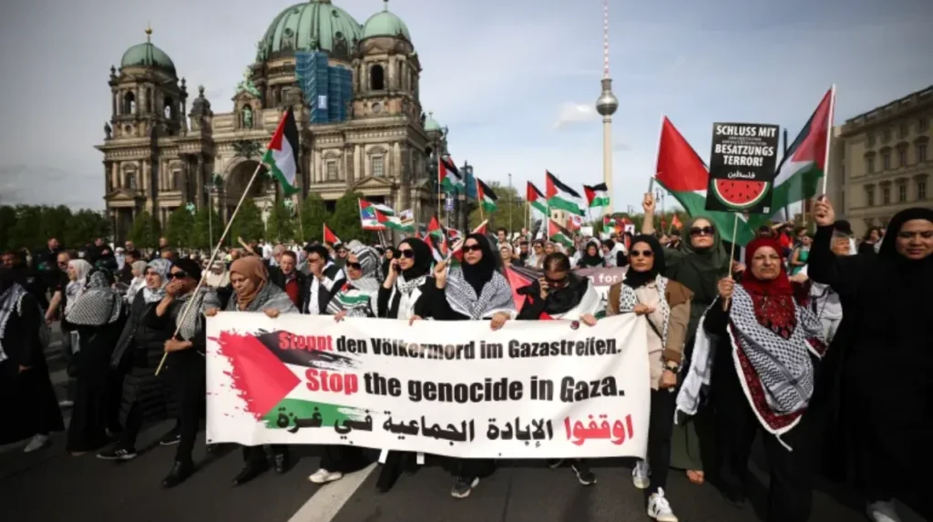 Germany's balance between support for Israel and Palestinian rights in 2025