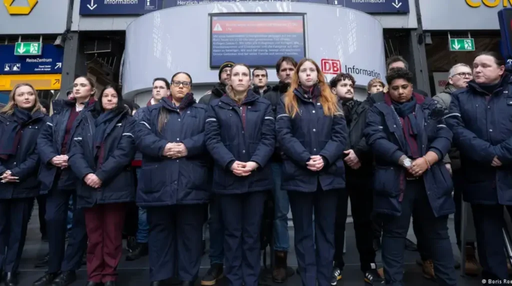 Tödlicher Angriff auf Bahnmitarbeiter Debatte über Sicherheit in Deutschland
