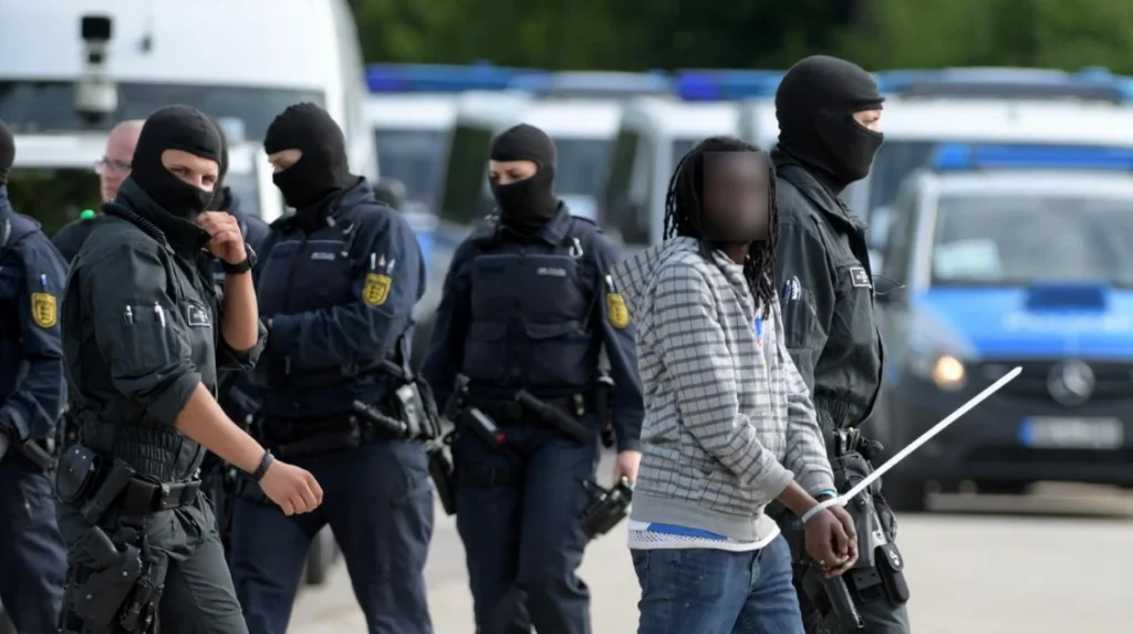 Wie deportiert Deutschland Menschen